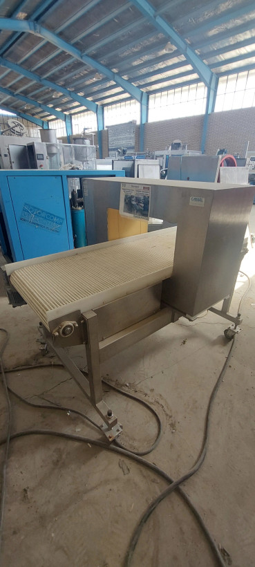 کانوایر استیل متال دتکتور CASSEL برای بازرسی محصولات